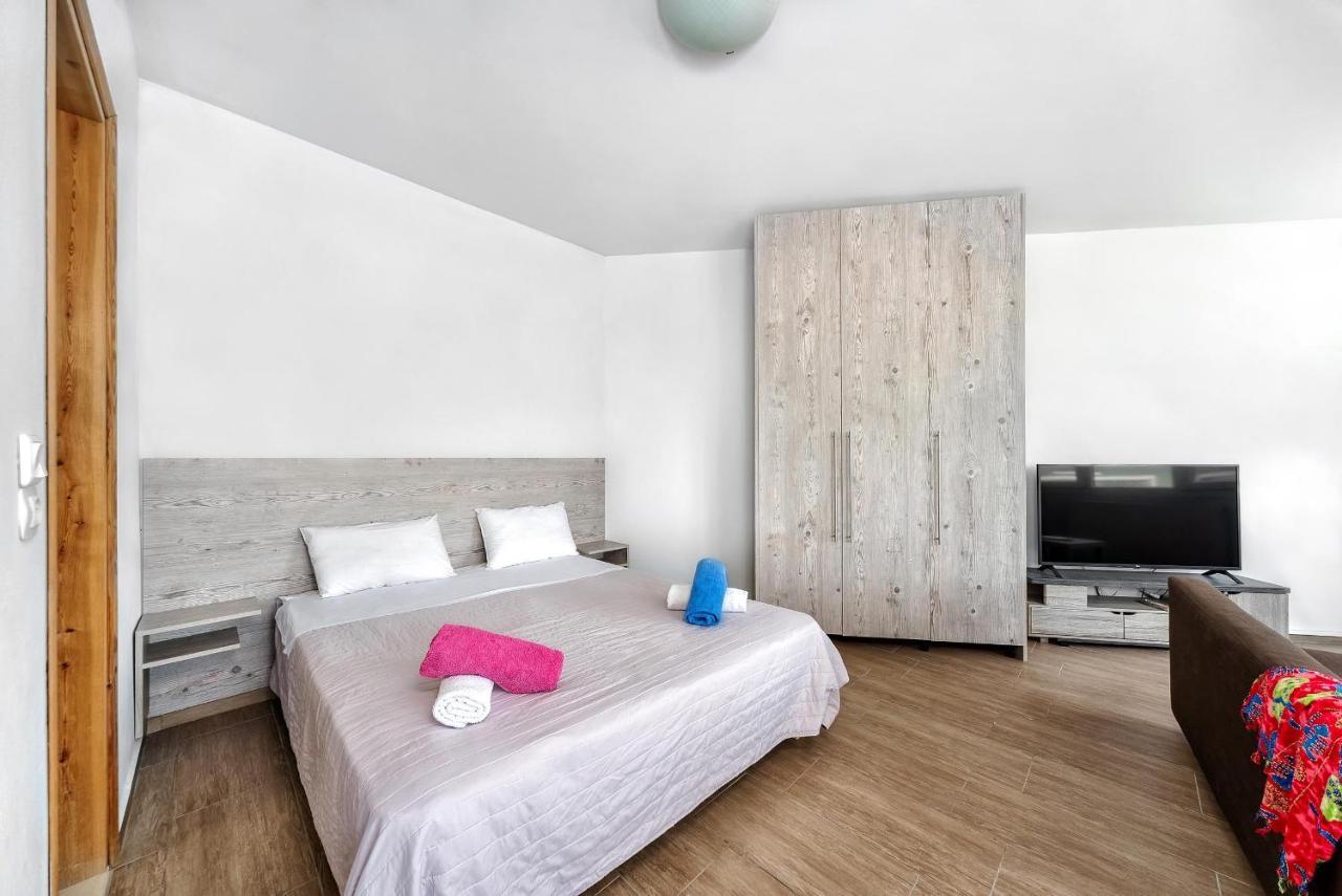 Nefeli And Myrto Appartement *